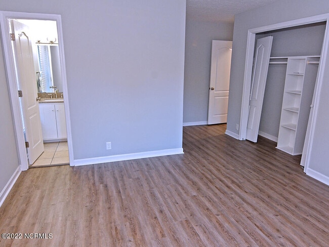 Building Photo - 180 Country Haven Dr