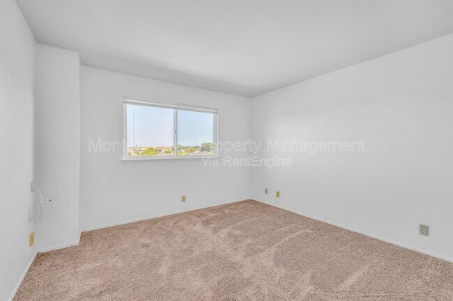 Building Photo - 143 Seal Ct