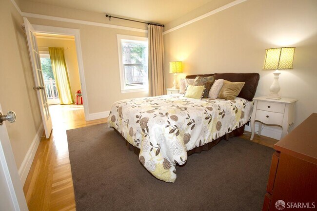 Building Photo - 3627 Scott St