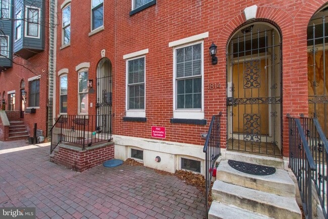 Building Photo - 1814 Christian St