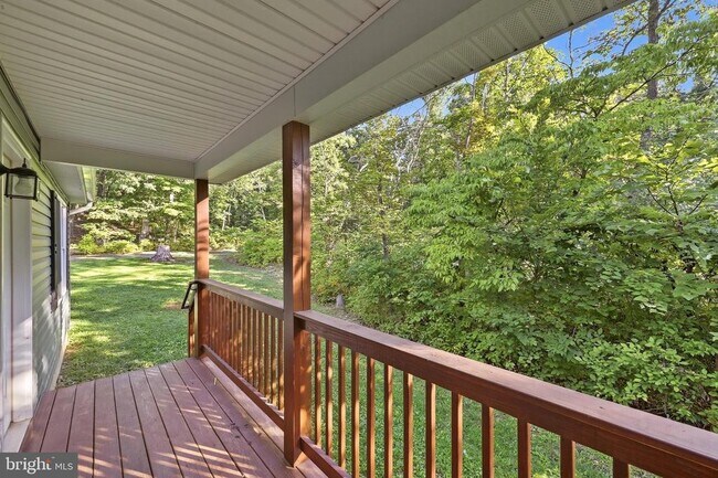 Building Photo - 101 Brier Rabbit Ct