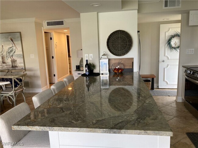 Building Photo - 1910 Gulf Shore Blvd N