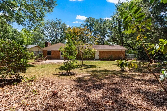 Building Photo - 3108 Briarwood Dr
