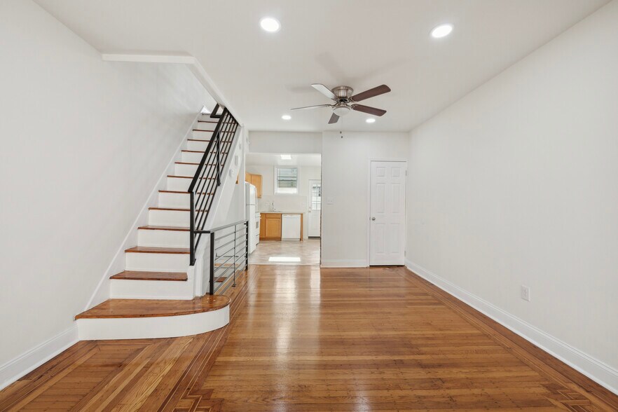 Building Photo - 524 Fernon St