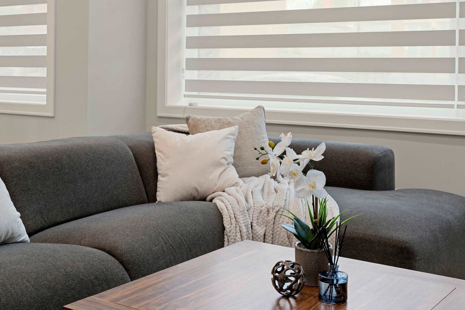 Building Photo - 801 S Western Ave