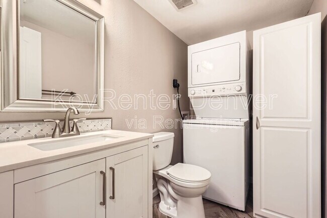 Building Photo - 4675 S Dillon Ct