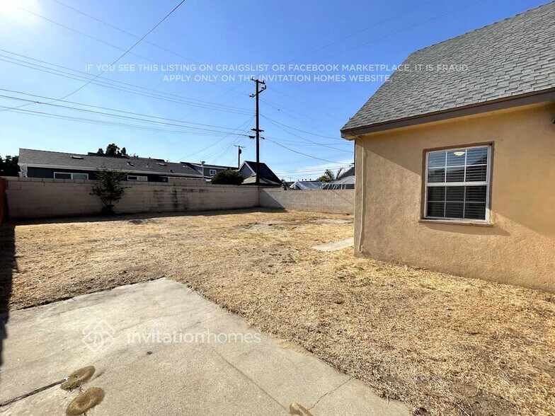 Building Photo - 12807 Woodridge Ave