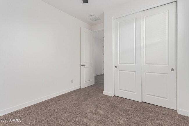 Building Photo - 305 E Leland Rd