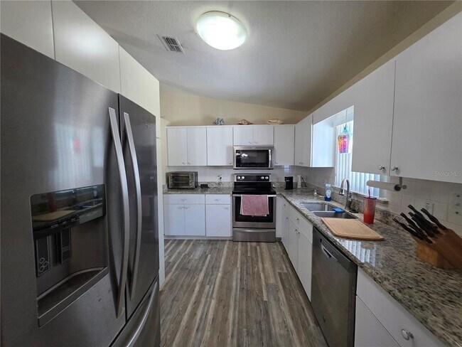 Building Photo - 6058 SW 98th Loop