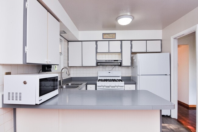 Building Photo - 8807 Tavistock Dr