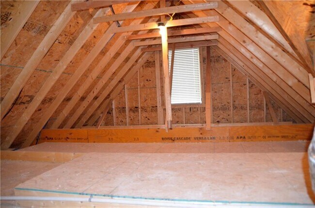 Building Photo - 1806 SW Riverstone Rd