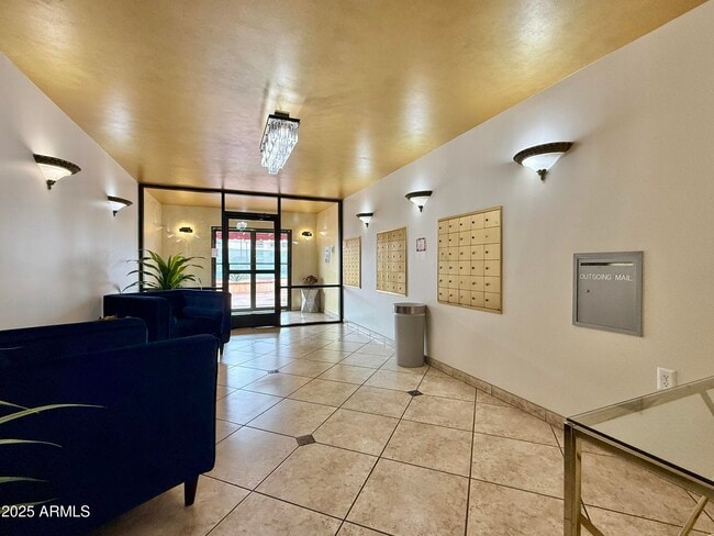 Building Photo - 7930 E Camelback Rd