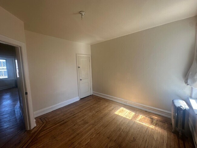 Building Photo - 5628 Warrington Ave