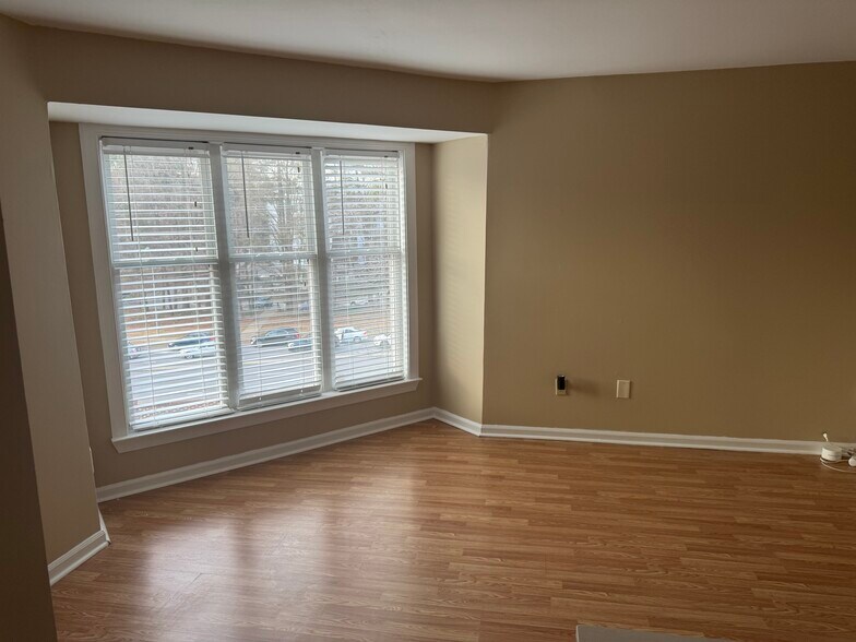 Building Photo - 1021 Wirewood Dr