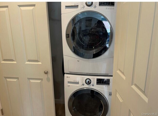 Building Photo - 512 E Penn St