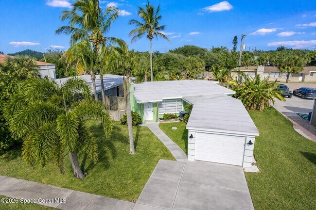 Building Photo - 206 4th Ave