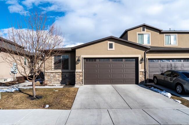 Building Photo - 646 S 150 E