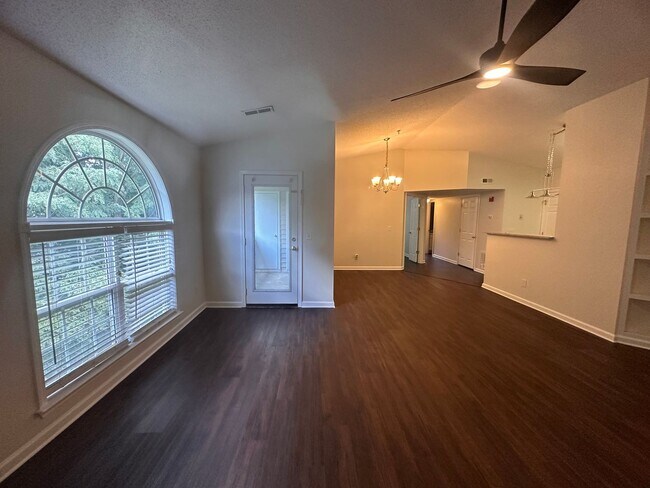 Building Photo - Cozy 2BR 2BA Condo in High Point