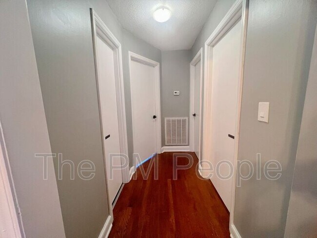 Building Photo - 34 Fleetwood Dr