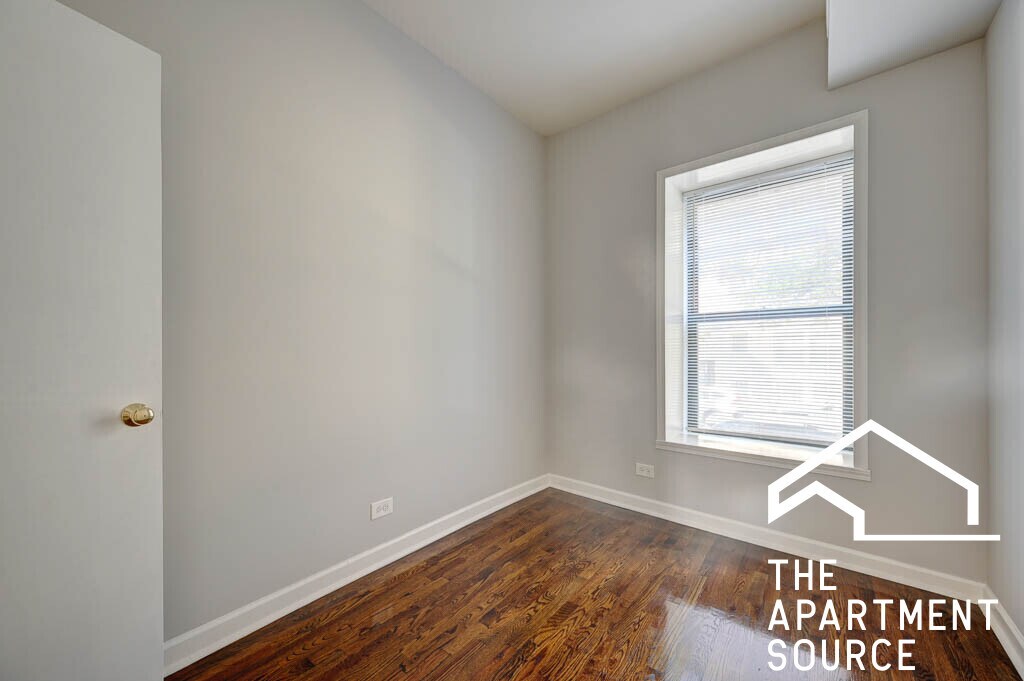 Building Photo - 1311 W Leland Ave