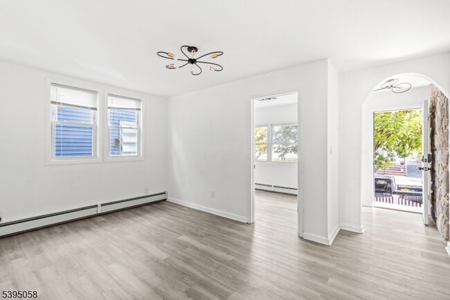 Building Photo - 205 N 16th St