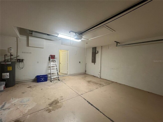 Building Photo - 4396 Fairway Dr