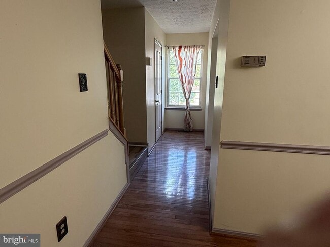 Building Photo - 9324 Daly Ct