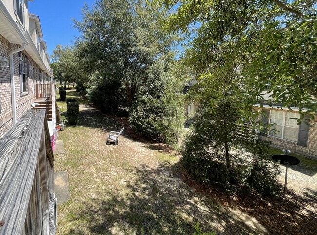 Building Photo - LOCATION