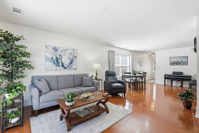 Building Photo - "Charming 2 Bed, 2 Bath Rental Home in Sun City, SC - Don't Miss Out!"