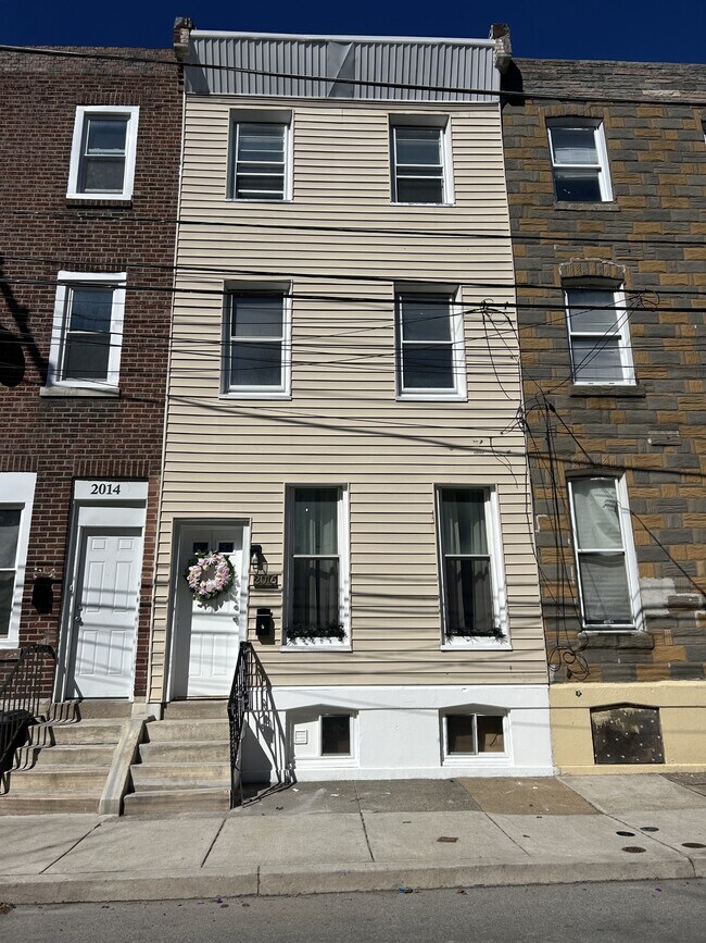 Building Photo - 2016 N Woodstock St