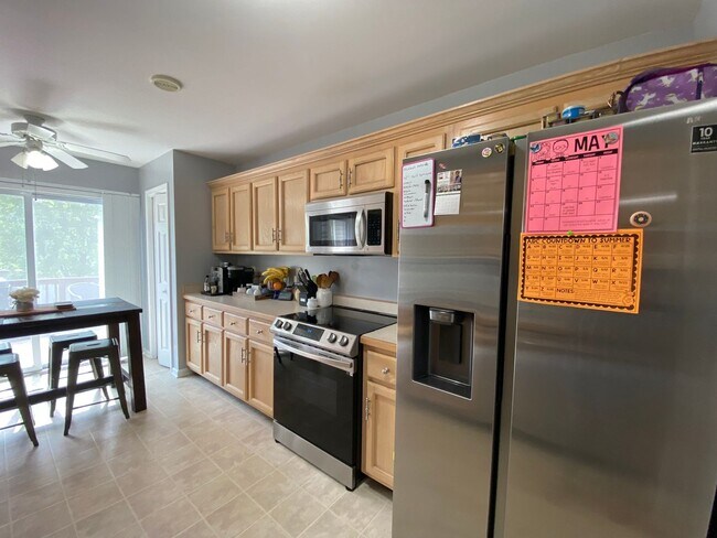 Building Photo - 3672 Fieldstone Dr