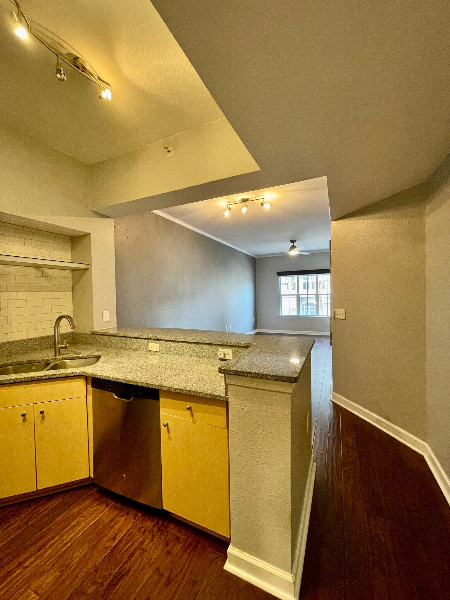 Building Photo - 200 4th Ave S