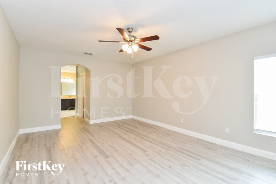 Building Photo - 481 Nadeau Way