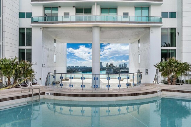 Building Photo - 900 Biscayne Blvd