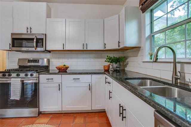 Building Photo - 716 S Rosemont Ave