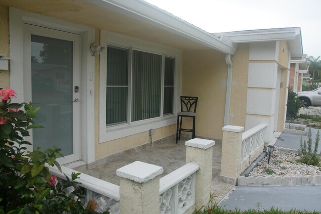 Building Photo - 871 SW 63rd Terrace