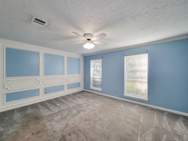 Building Photo - Amazing Cottage Charm Designer Home with Lush Landscaping, Sprinkler System, New Insulated Window...