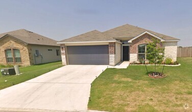 Building Photo - Gorgeous 3-bedroom 2-bathroom SMART Home!!...