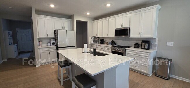 Building Photo - 653 Mill Stone Dr