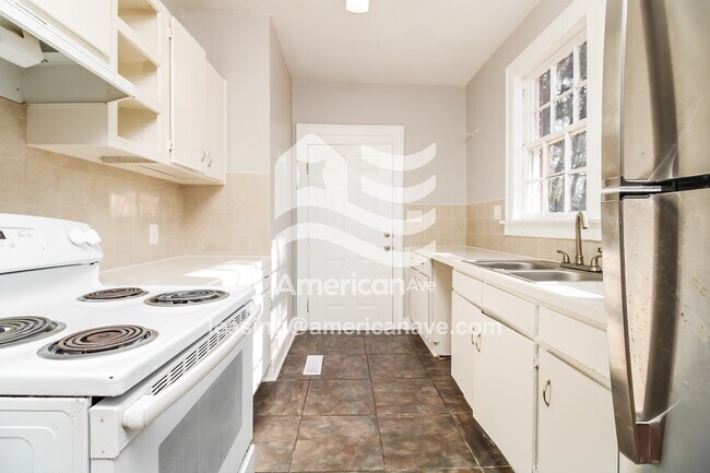 Building Photo - 1315 Lorick Ave