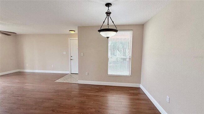 Building Photo - 524 Orange Dr