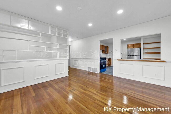 Building Photo - 907 Higbee Dr N