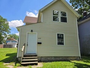 Building Photo - 3225 Dinnen Ave