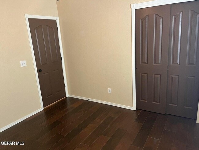 Building Photo - 7105 Falling Leaf Cir