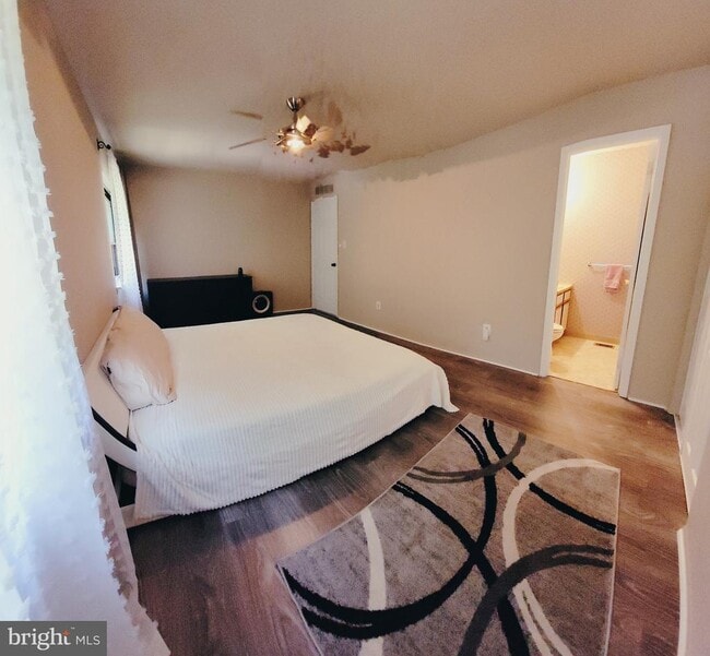 Building Photo - 9364 Neil Rd