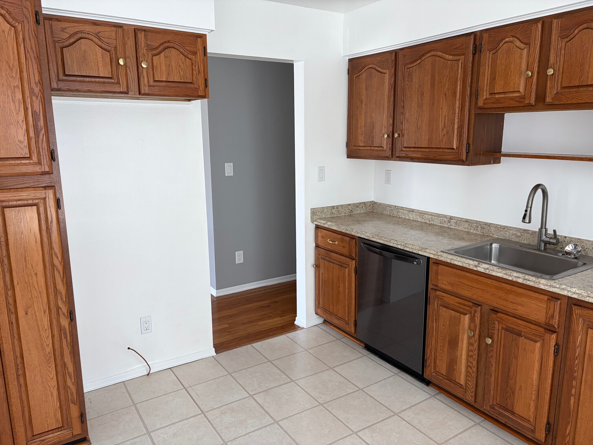 Building Photo - 424 Dewitt St