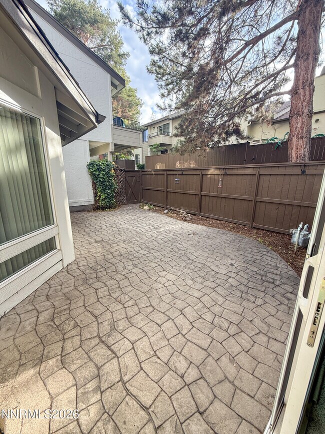 Building Photo - 4011 Bluegrass Ct