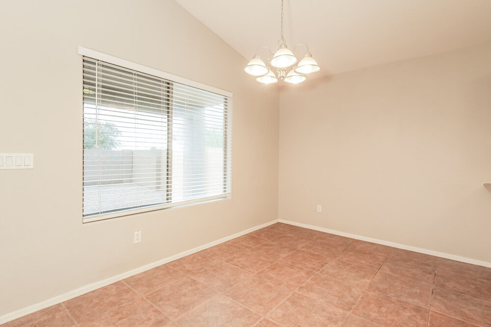 Building Photo - 25549 W Winslow Ave
