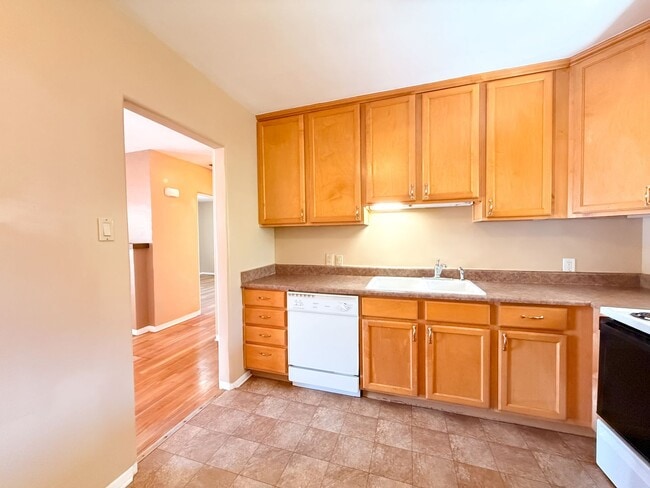 Building Photo - Nobhill Home