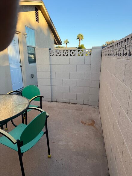 Apartment private patio . - 7342 N 38th Dr